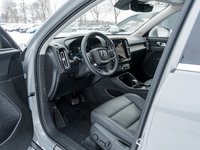 Volvo XC40 B5 AWD Core Bright Theme  CPO FIN RATE  3.49%-4%* 2025-6