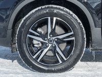 2025 Volvo XC40 B5 AWD Core Bright Theme  CPO FIN RATE 3.49%*-4%*-3