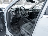 2025 Volvo XC40 B5 AWD Core Bright Theme  CPO FIN RATE 3.49%*-4%*-6