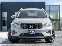 Volvo XC40 B5 AWD Core Bright Theme  CPO FIN RATE  3.49%-4%* 2025-1