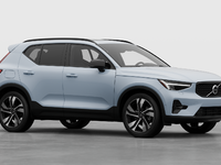 Volvo XC40 B5 AWD Plus Dark Theme 2026-2