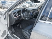 2021 Volvo XC60 Plug-In Hybrid Recharge T8 eAWD  LOW MILEAGE  VOLVO CPO-7