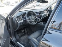 Volvo XC60 B5 AWD Plus  NEARLY NEW  CPO  19 ALLOY WHEELS 2025-6