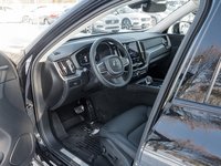 2025 Volvo XC60 B5 AWD Core Dark Theme 19 ALLOY WHEELS  VOLVO CPO-6