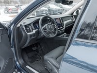 2025 Volvo XC60 B5 AWD Plus Dark Theme-5