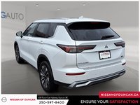 2025 Mitsubishi Outlander LE-3