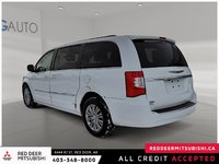 2016 Chrysler Town & Country Touring-L-3