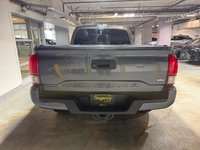2017 Toyota Tacoma 4x4 Double Cab 6A 1 OWNER / TRD 4X4 SPORT / TOYOTA SERVICED-6