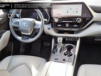 2023 Toyota HighlanderHybrid Limited Hybrid Limited AWD-5