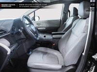 2022 Toyota Sienna XLE 8-Pass-2