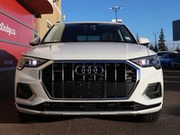 2024 Audi Q3 KOMFORT IN WHITE EQUIPPED WITH A 2.0L TURBO I4 , QUATTRO AWD , 8SPD AUTO , PANORAMIC SUNROOF , LEATHER HEATED SEATS + SW , PWR L-1