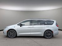 2024 Chrysler Pacifica Hybrid PREMIUM S IN SILVER MIST EQUIPPED WITH A 3.6L HYBRID V6 , FWD , EFLITE CVT AUTO , NAPPA LEATHER HEATED/VENTED SEATS , SAFETY SPH-2