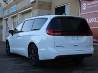 2023 Chrysler Pacifica LIMITED IN BRIGHT WHITE EQUIPPED WITH A 3.6L V6 , 9SPD AUTO , FWD , S APPEARANCE PCKG , THEATRE FAMILY GROUP , SAFETY SPHERE , 3-7