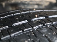 2016 GMC Acadia DENALI IN WHITE EQUIPPED WITH A 3.6L V6 , AWD , 6SPD AUTO , PREMIUM BOSE AUDIO , DUAL EXHAUST , SUNROOF , DUAL HEADREST DVD ENTE-5