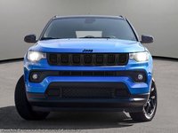 2024 Jeep Compass ALTITUDE IN LASER BLUE PEARL EQUIPPED WITH A 2.0L TUBRO I4 , 4X4 , 8SPD AUTO , DUAL ZONE AC , POWER LIFTGATE , CONVENIENCE GROUP-1