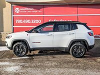 2024 Jeep Compass TRAILHAWK IN BRIGHT WHITE EQUIPPED WITH A 2.0L TURBO I4 , 4X4 , 8SPD AUTO , SUN SOUND & NAV , DRIVER ASSIST GROUP I , 10.1INCH W-2