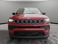 2025 Jeep Compass SPORT IN RED HOT PEARL EQUIPPED WITH A 2.0L TURBO I4 , 4X4 , 8SPD AUTO , TERRAIN MGMT , FCW , ACTIVE LANE MGMT , BACKUP CAM , AU-1