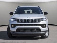 2025 Jeep Compass NORTH IN SILVER METALLIC EQUIPPED WITH A 2.0L TURBO I4 , 4X4 , 8SPD AUTO , TERRAIN MGMT , FCW , ACTIVE LANE MGMT , BACKUP CAM ,-1