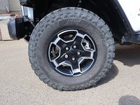 2023 Jeep Gladiator MOJAVE IN BRIGHT WHITE EQUIPPED WITH A 3.6L V6 , 4X4 , 8SPD AUTO , LEATHER HEATED SEATS + SW , 17INCH RIMS , REMOTE START , COLD-4