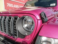 2024 Jeep Gladiator SPORT IN TUSCADERO PEARL EQUIPPED WITH A 3.6L V6 , 8SPD AUTO , 4X4 , CONVENIENCE GROUP , PREMIUM PCKG , HD ELECTRICAL GROUP , HE-7