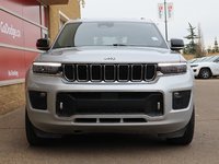 2022 Jeep Grand Cherokee L OVERLAND IN SILVER ZYNITH EQUIPPED WITH A 5.7L HEMI V8 , 4X4 , 8SPD TF AUTO , 10.1INCH W/NAV , 19 SPEAKER MCINTOSH AUDIO , LUXUR-1