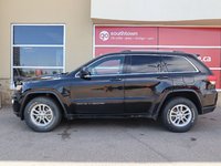 2020 Jeep Grand Cherokee LAREDO IN DIAMOND BLACK EQUIPPED WITH A 3.6L V6 , 4X4 , 8SPD TF AUTO , BACKUP CAM , BSM/RCPD , PARK SENSE REAR , KEYLESS ENTRY W-5