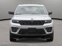 2024 Jeep Grand Cherokee ALTITUDE IN SILVER ZYNITH EQUIPPED WITH A 3.6L V6 , 4X4 , 8SPD TF AUTO , SUNROOF , MOPAR FINISHING PCKG , LEATHERETTE HEATED SEA-1