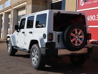 2018 Jeep WRANGLER JK UNLIMITED UNLIMITED SAHARA IN BRIGHT WHITE EQUIPPED WITH A 3.6L V6 , 4X4 , 5SPD AUTO , 18INCH RIMS , REMOTE START , NAV , ANTI SPIN DIFF ,-7