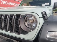 2024 Jeep Wrangler SPORT IN EARL GREY EQUIPPED WITH A 3.6L V6 , 4X4 , 8SPD TF AUTO , MODULAR HARDTOP , BACKUP CAM , AUTO LIGHTS , PUSH START , DUAL-7