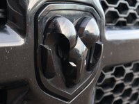 2017 Ram 1500 SPORT IN BRILLIANT BLACK EQUIPPED WITH A 5.7L HEMI V8 , 4X4 , 8SPD TF AUTO , BACKUP CAM , 121L TANK , SUNROOF , BLACK PCKG , 20I-2