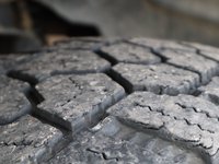 2022 Ram 1500 SPORT IN GRANITE METALLIC EQUIPPED WITH A 5.7L HEMI V8 , 4X4 , 8SPD AUTO , SPORT HOOD , SIDE STEPS , TRI FOLD TONNEAU , LVL 2 EQ-5