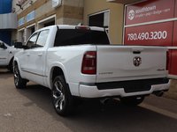 2023 Ram 1500 LIMITED IN IVORY TRI COAT PEARL EQUIPPED WITH A 5.7L HEMI V8 , 8SPD AUTO , 4X4 , 22INCH POLISHED ALUMINIUM RIMS , PANORAMIC SUNR-7