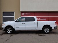 2023 Ram 1500 BIG HORN IN BRIGHT WHITE EQUIPPED WITH A 5.7L HEMI V8 W/ETORQUE , 4X4 , 8SPD AUTO , BIG HORN LVL 1 , BACKUP CAM , PUSH START , B-6