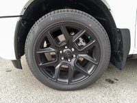 2025 Ram 1500 LARAMIE IN BRIGHT WHITE EUQIPPED WITH A 3.0L TWIN TUBRO I6 , 4X4 , 8SPD AUTO , HANDS FREE DRIVING ASSIST , AIR SUSPENSION , 125L-5