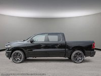 2025 Ram 1500 SPORT IN DIAMOND BLACK EQUIPPED WITH A 3.0L TWIN TURBO I6 , 4X4 , 8SPD AUTO , 22INCH RIMS , PWR RUNNING BOARDS , SPORT HOOD , PA-2