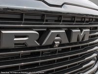 2025 Ram 1500 SPORT IN DIAMOND BLACK EQUIPPED WITH A 3.0L TWIN TURBO I6 , 4X4 , 8SPD AUTO , 22INCH RIMS , PWR RUNNING BOARDS , SPORT HOOD , PA-6