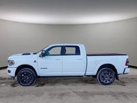 2024 Ram 2500 LIMITED NIGHT EDITION IN BRIGHT WHITE EQUIPPED WITH A 6.7L CUMMINS TURBO DIESEL , 4X4 , 6SPD AUTO , LIMITED LVL 1 , TONNEAU , SU-2