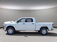 2024 Ram 2500 BIG HORN IN BRIGHT WHITE EQUIPPED WITH A 6.4L HEMI V8 , 4X4 , 8SPD AUTO , PROTECTION GROUP , PUSH START , HD SHOCKS , CLASS V HI-2