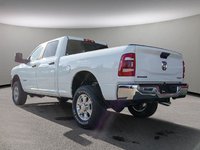 2024 Ram 2500 BIG HORN IN BRIGHT WHITE EQUIPPED WITH A 6.4L HEMI V8 , 4X4 , 8SPD AUTO , 18INCH RIMS , ALPINE UADIO , LVL 2 EQUIPMENT GROUP , O-3