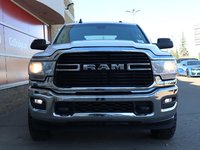 2020 Ram 3500 BIG HORN IN BRIGHT WHITE EQUIPPED WITH A 6.4L HEMI V8 , 4X4 , 8SPD AUTO , 18INCH RIMS , PROTECTION GROUP , PWR DRIVER SEAT , BAC-1
