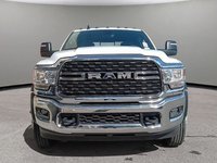 2024 Ram 5500 Chassis SLT IN BRIGHT WHITE EQUIPPED WITH A 6.7L CUMMINS TURBO DIESEL I6 , 4X4 , 6SPD AISIN HD AUTO , BACKUP ALARM , 8.4INCH TOUCHSCREEN-1