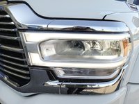 2024 Ram 5500 Chassis LARAMIE IN PEARL WHITE EQUIPPED WITH A 6.7L CUMMINS TURBO DIESEL I6 , 4X4 , 6SPD AISIN HD AUTO , 19 INCH RIMS , TANDEM FUEL TANK-7