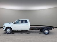 2024 Ram 5500 Chassis LARAMIE IN BRIGHT WHITE EQUIPPED WITH A 6.7L CUMMINS TURBO DIESEL I6 , 4X4 , 6SPD AISIN HD AUTO , LEATHER HEATED/VENTED SEATS ,-2