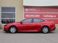 2025 Toyota Camry SE IN CHERRY RED EQUIPPED WITH A 2.5L HYBRID E4 ENGINE , FWD , CVT AUTO , SYNTHETIC LEATHER HEATED SEATS , DIGITAL DASH , BACKUP-6