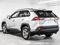 Toyota RAV4 XLE 2022-3