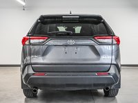 Toyota RAV4 LE 2022-4
