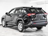 Toyota RAV4 LE 2023-3