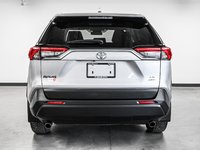 Toyota RAV4 LE 2024-4