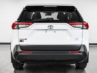 Toyota RAV4 LE 2024-4