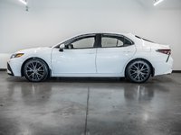 Toyota Camry Hybrid XLE 2023-4